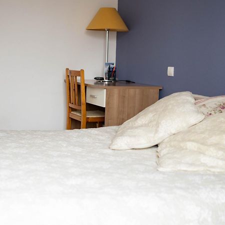 Simplicite Et Calme En Appartement A อีซัวร์ ภายนอก รูปภาพ