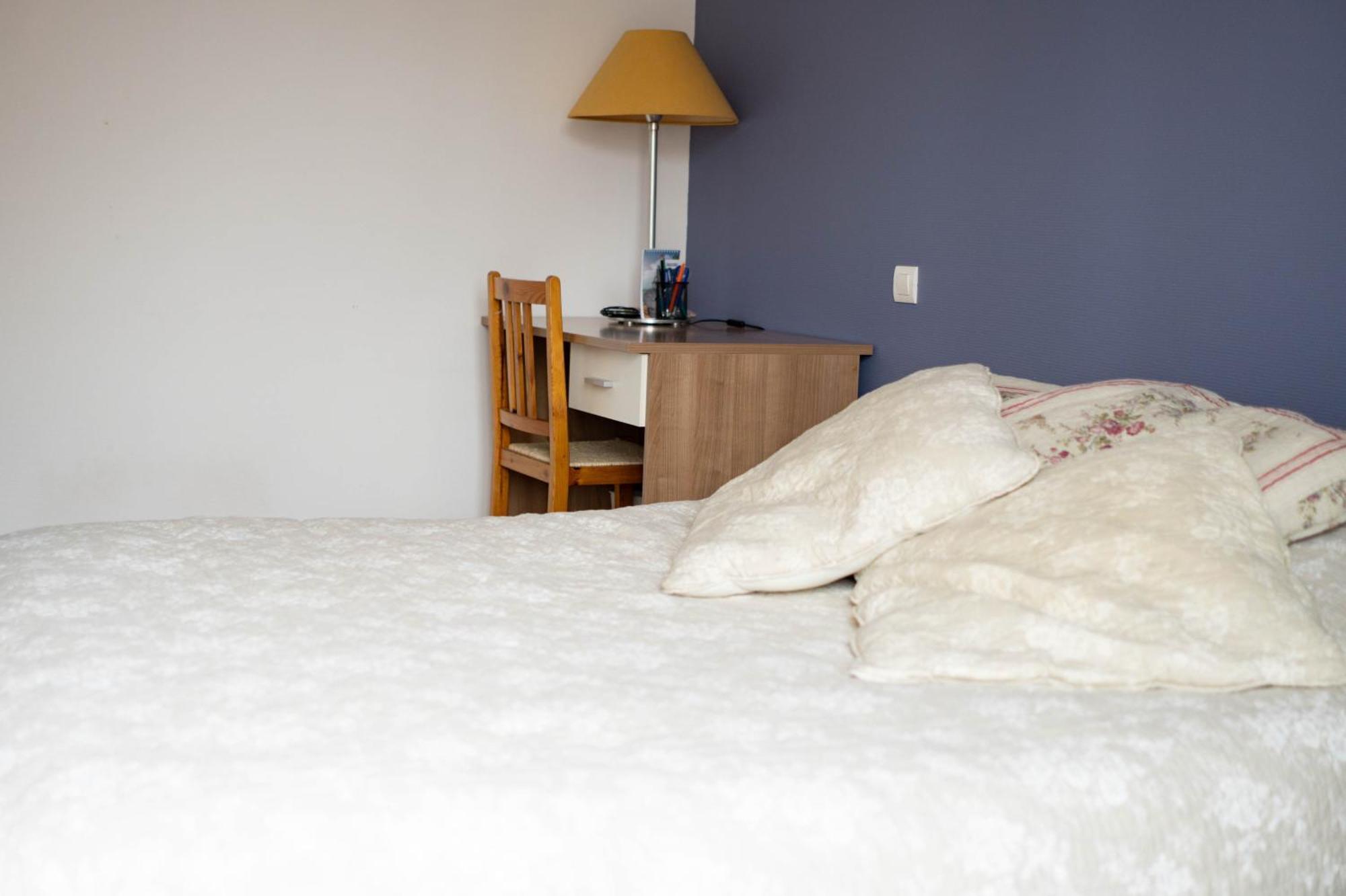 Simplicite Et Calme En Appartement A อีซัวร์ ภายนอก รูปภาพ