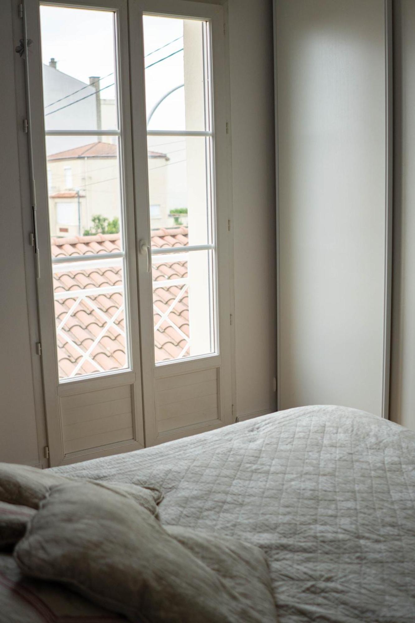 Simplicite Et Calme En Appartement A อีซัวร์ ภายนอก รูปภาพ